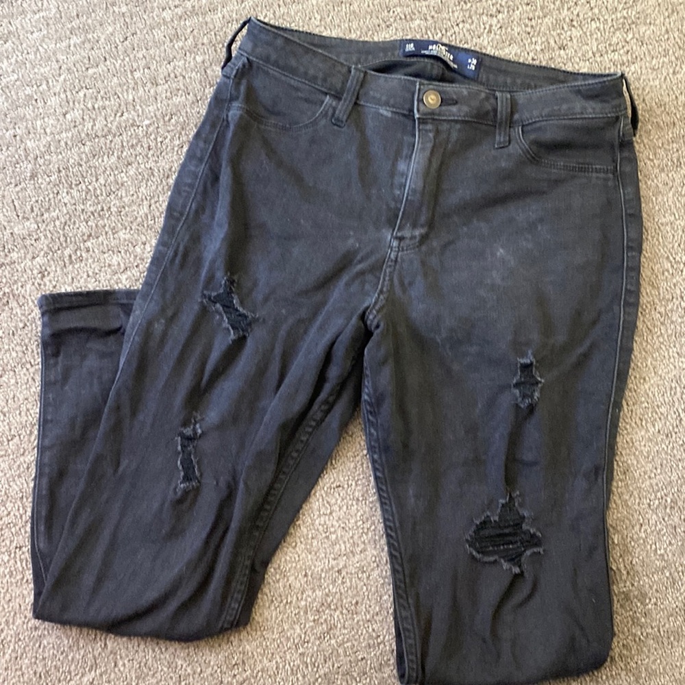 Hollister jeggings w30. L26 11 short. curvy high rise black wash